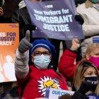 Los migrantes residentes en Nueva York dicen que han logrado algo de sus petitorios de años / El País
