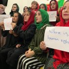 - El autodenominado Grupo de Unidad y Solidaridad de Mujeres Afganas protesta de manera clandestina en un piso bajo de un barrio de Kabul (Afganistán) el pasado 12 de diciembre. EFE/Moncho Torres