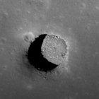 Cueva lunar. Investigadores de CU Boulder se han propuesto explorar cómo podría ser el entorno dentro de las cuevas lunares, muchas de las cuales son demasiado oscuras para verlas con claridad desde la órbita. POLITICA INVESTIGACIÓN Y TECNOLOG ag-periodistas