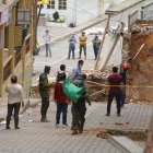 El escenario que deja el socavón reciente afecta a cien metros a la redonda.