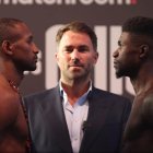 El pugilista ecuatoriano (d) cedió el cinturón mundial a Lerrone Richards.