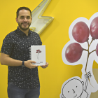 Javier decidió sacar su propia agenda y su propio candelario. Ambos contienen sus mejores trabajos.