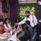 Oferta. Los propietarios de los negocios aseguran que sus menús se acoplaron al nuevo mercado.