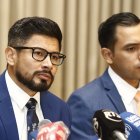 Juan Carlos Izquierdo, el fiscal investigado por la muerte de Naomi Arcentales en una rueda de prensa