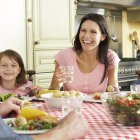 Comer en familia ayuda a una mejor comunicación