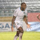 El delantero tricolor Juan Luis Anangonó es clave en el Comunicaciones.