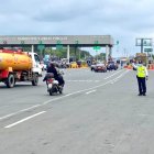 Controles. Los agentes de tránsito realizaron pruebas de alcoholemia en los Terminales Terrestres.
