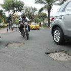 Las Monjas. En una extensión de cien metros, es posible ver al menos 7 desniveles en esta calle. Todos, en las alcantarillas.