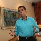 Alfonso Espinosa de los Monteros ostenta varios récords y reconocimientos por su labor.