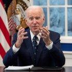 El presidente de EE. UU., Joe Biden ofrece apoyo a su homólogo ucraniano, Volodímir Zelenski. / EFE