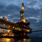 Los países exportadores de petróleo que agrupan la OPEP y sus aliados deciden incrementar la producción.