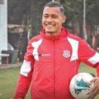 Eddie Guevara, zaguero central ecuatoriano, fue fichado por Emelec gracias a sus buenas ejecutorias en Técnico Universitario.
