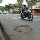 Panorama. Así permanecen algunas cubiertas en las calles de Urdesa.