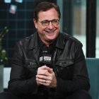 Bob Saget interpretó a un viudo que queda al cuidado de sus tres hijas. Un personaje que lo marcó para siemrpe.