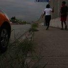 El terror de La Aurora. Según los moradores, esta calle se ha convertido en el terror de las personas ante la cantidad de los incidentes que se dan, pero nadie los registra. Los peatones solo la recorren hasta las 18:00.