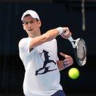 Novak Djokovic, durante una sesión de entrenamiento este martes en Melbeourne.