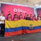 El flamante equipo continental de ciclismo tiene a Richard Carapaz (i) como su principal asesor. La formación tricolor apunta a consolidarse como la mejor de América.