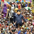 El público disfrutó del desfile de muñecos en uno de los últimos carnavales de Río, antes de la pandemia.