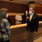 Juramento. El presidente de la Corte saliente le tomó el juramento.