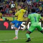 El jugador Philippe Coutinho (i) de Brasil, en una fotografía de archivo