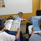 Niños. Las clases se suspendieron del 10 hasta el 16 de enero para reforzar la vacunación.