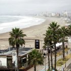 Las playas chilenas estuvieron desoladas el sábado ante el temor a tsunamis