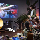 The Freestyle es una novedosa pantalla móvil inteligente que brinda a las personas una experiencia de TV premium en cualquier lugar.