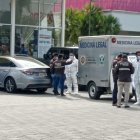 Miembros de medicina legal, acudieron hasta el lugar para hacer el levantamiento del cuerpo.