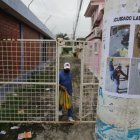 Imágenes. En alrededor de ocho postes de las manzanas D, los vecinos han colocado las imágenes de hechos delictivos y sus protagonistas.
