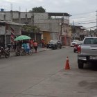 En Fertisa balean a una persona y moradores lo llevan a un centro médico