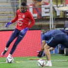 Alexander Domínguez es uno de los convocados por Gustavo Alfaro.