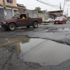 Queja. Así permanece la avenida Enrique Ortega Moreira desde hace varios meses, dice la ciudadanía.