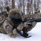 Un voluntario de las milicias ucranianas en Kiev