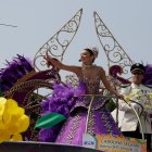 Fotografía de archivo, tomada en marzo de 2019, en la que se registró a la reina del carnaval de Barranquilla de ese año, Carolina Segebre, durante la Batalla de Flores, el desfile inaugural de los carnavales más representativos de la costa norte colombiana.