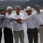l ministro de Comercio e Industria de Singapur, Gan Kim Yong (i), el secretario de hacienda de México, Rogelio Ramirez (2-i), El presidente de Chile, Sebastián Piñera (3-i), el presidente de Colombia, Iván Duque (3-d), el presidente de Perú, Pedro Castillo (2-d), y el presidente de Ecuador, Guillermo Lasso (d) posan para una fotografía durante la instalación de la XVI Cumbre Alianza del Pacífico.