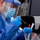 América, la región del mundo con mayor número de fallecidos por covid-19, con cerca de 2,5 millones, sumó además 18.000 nuevos decesos vinculados a la enfermedad, un 37 % más en la misma comparación.