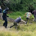 El martes comuneros fueron agredidos por policías y metropolitanos.