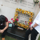 Amigos de Efraín Ruales visitaron su tumba.