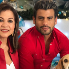 En la foto, Narcisa junto a su hijo Efraín, durante unas celibridades navideñas años atrás.