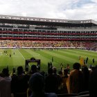 Las dos selecciones salieron al mismo tiempo para realizar el calentamiento en el estadio Rodrigo Paz.