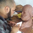 Miguel Ángel Mera se dedica a la necro-escultura desde el 2015.