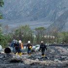 Limpieza. Trabajadores del consorcio OCP y la empresa Welding realizan una inspección por la zona del derrame y donde quedó rastro de crudo.