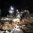 Desastre. Toneladas de lodo y piedras serán removidas en las próximas horas.