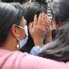 Familiares esperaban noticias de las desaparecidas.