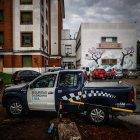 La policía hizo allanamientos y decomisó parte de la droga que es analizada. / Juan Roncorrioni/ EFE