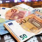 La divisa europea se depreció este viernes por algunos factores del mercado.