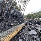 Fotografía fechada el 29 de enero de 2022 de las consecuencias del derrame de petróleo en el río Piedra Fina, en la Amazonía ecuatoriana.