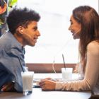 Dedicar canciones es una de las formas más emotivas de abrir tu corazón y expresar tus sentimientos