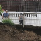 DESLIZAMIENTO DE TIERRA EN LOMAS DE URDESA OCASIONA ALERTA EN LOS MORADORES DEL SECTOR PERIODISTA : JUAN DANIEL PONCE FECHA : 07/02/2022 Agencia (ag-extra)