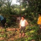 Fotografía del 5 de febrero de 2022, que muestra a miembros de la comunidad de Sinangoe, en la Amazonía ecuatoriana.